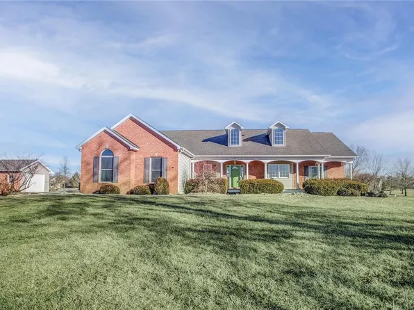 25 Bethalto Lakes Dr, Bethalto, IL 62010