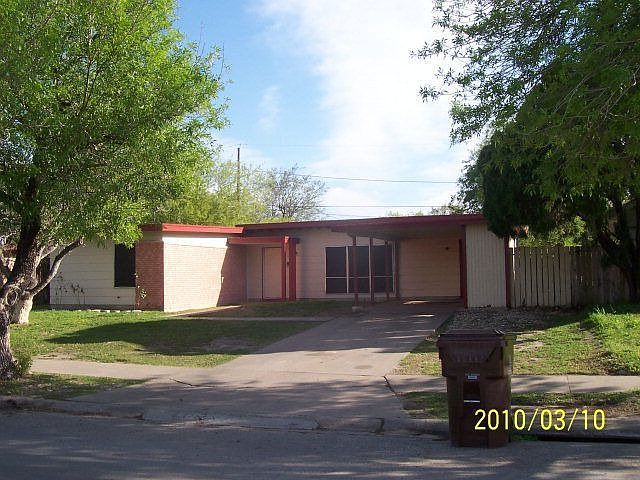 1st image of 1519 E Lott Ave