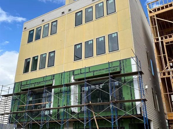 5821 Winsome Ln, Houston, TX 77057