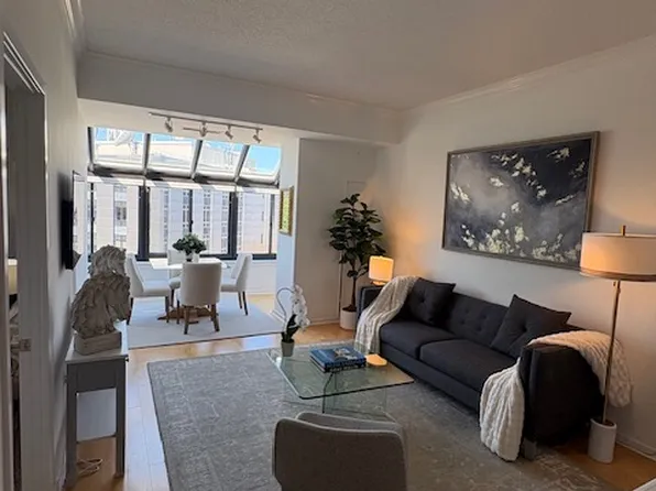 2111 Wisconsin Ave NW APT 718, Washington, DC 20007