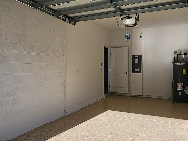 2136 Hallier Cv — Photo 27