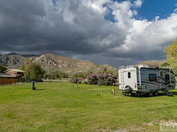 540 S County Rd, Arco, ID 83213