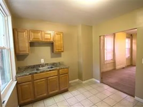 1558 Carswell St, Baltimore, MD 21218