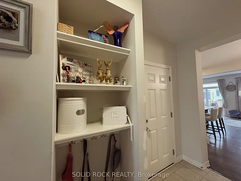 719 Derreen Ave — Photo 7