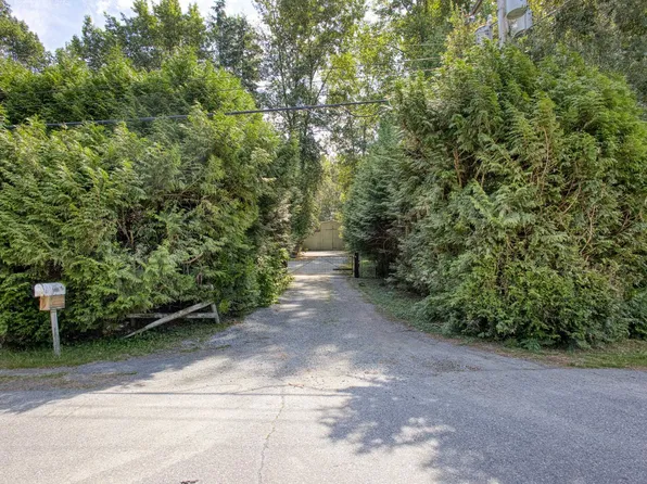 5860 256th St, Langley, BC V4W 1J9