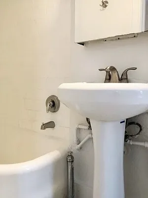 Rented by City Connections Realty | media 12