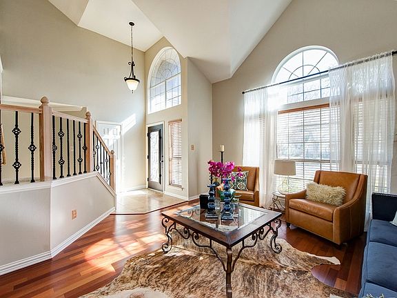 4th image of 1104 Riverlawn Dr