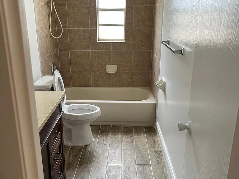 7826 Clubhouse Estates Dr — Photo 11