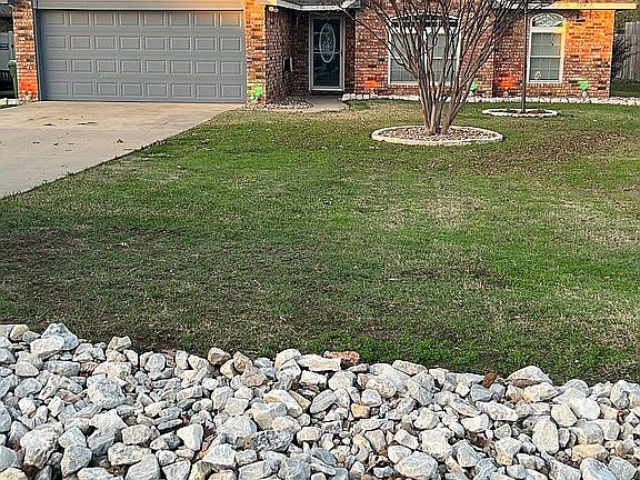 3rd image of 628 Lakeshore Dr
