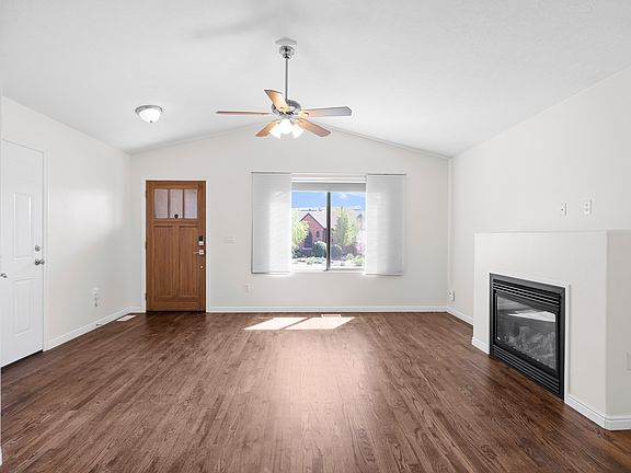 4th image of 1219 E Elgin Ave