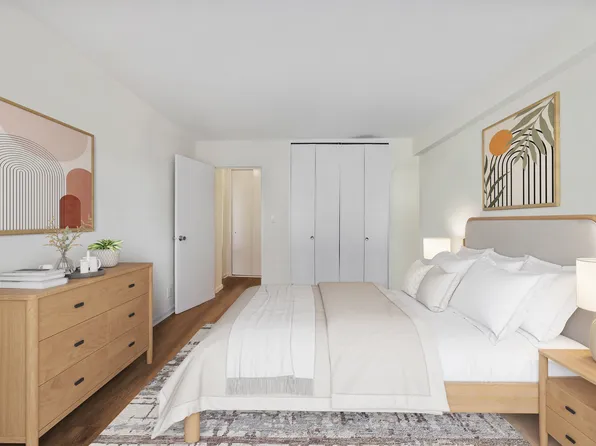 321 East 48th Street image 8 of 18