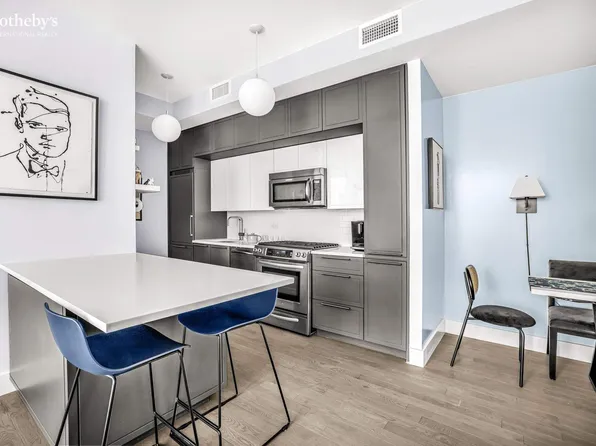 416 West 52nd Street image 3 of 17