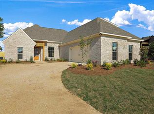 265 Clubview Cir, Pearl, MS 39208