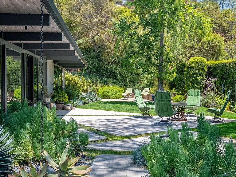 8967 Wonderland Park Ave — Photo 48