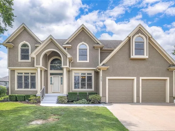 3769 SW Boulder Dr, Lees Summit, MO 64082