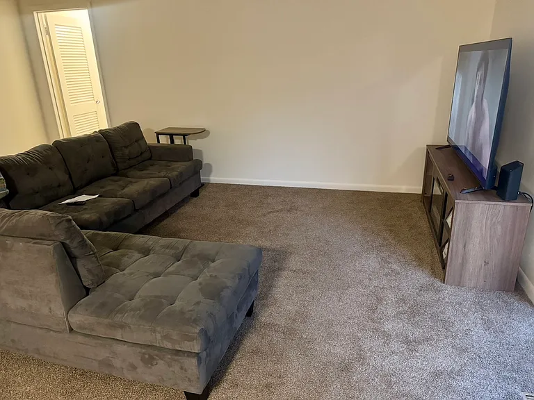 10661 Montrose Ave #204 — Photo 4