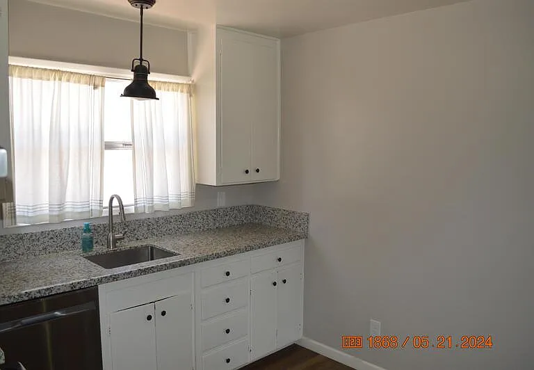 930 S Rose St — Photo 17