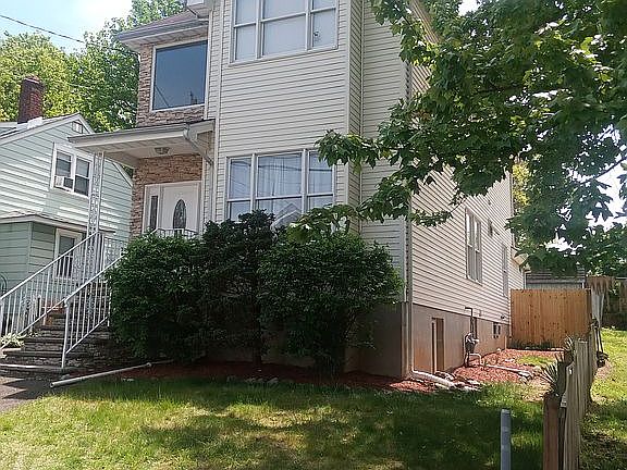 3rd image of 97 Pacific Blvd