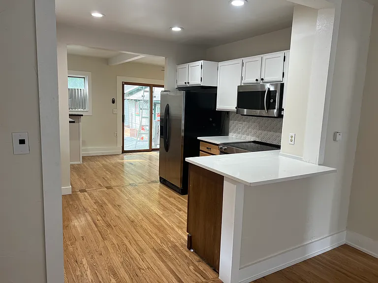 607 Stover St — Photo 11