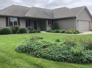 541 Summer Dr, Walworth, WI 53184