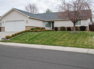 403 Virginia Ct, Zillah, WA