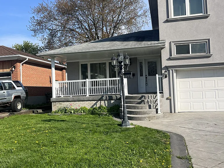 1166 McBride Ave #UPPER — Photo 2