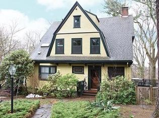 39 Gray Cliff Rd, Newton, MA 02459