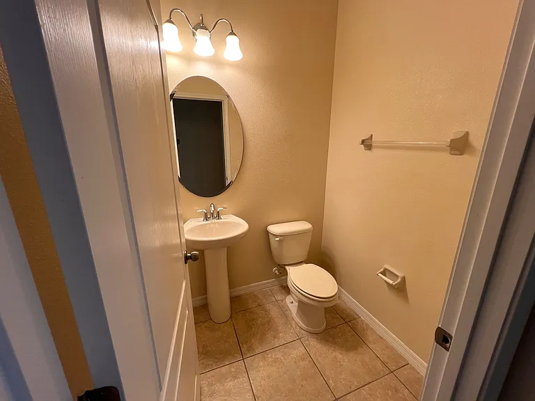 15606 Camp Dubois Cres — Photo 9