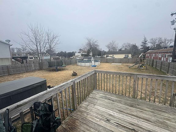 2nd image of 1810 Bayshore Rd