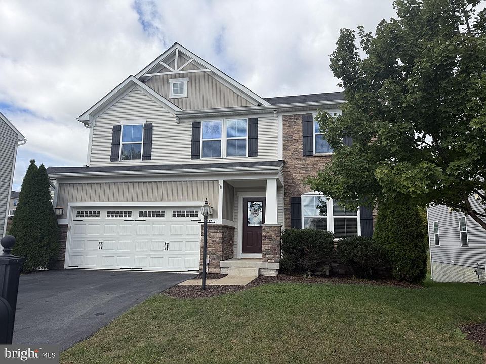 1st image of 117 Pinwheel Ct
