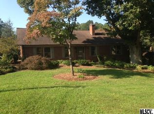 1095 4th Avenue Dr NW, Hickory, NC 28601