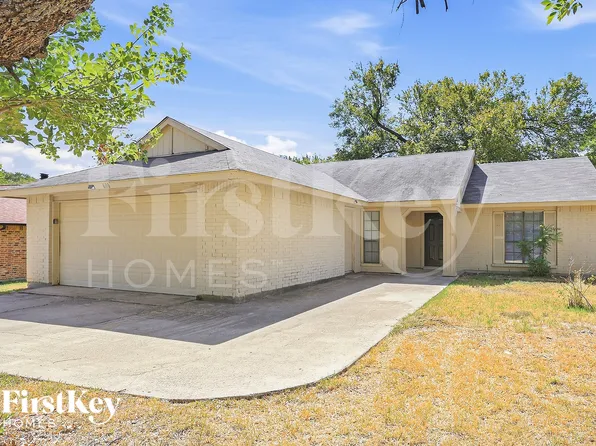 608 Nora Ln, Desoto, TX 75115
