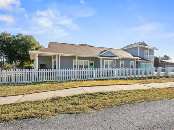 722 Kelly St, Destin, FL 32541