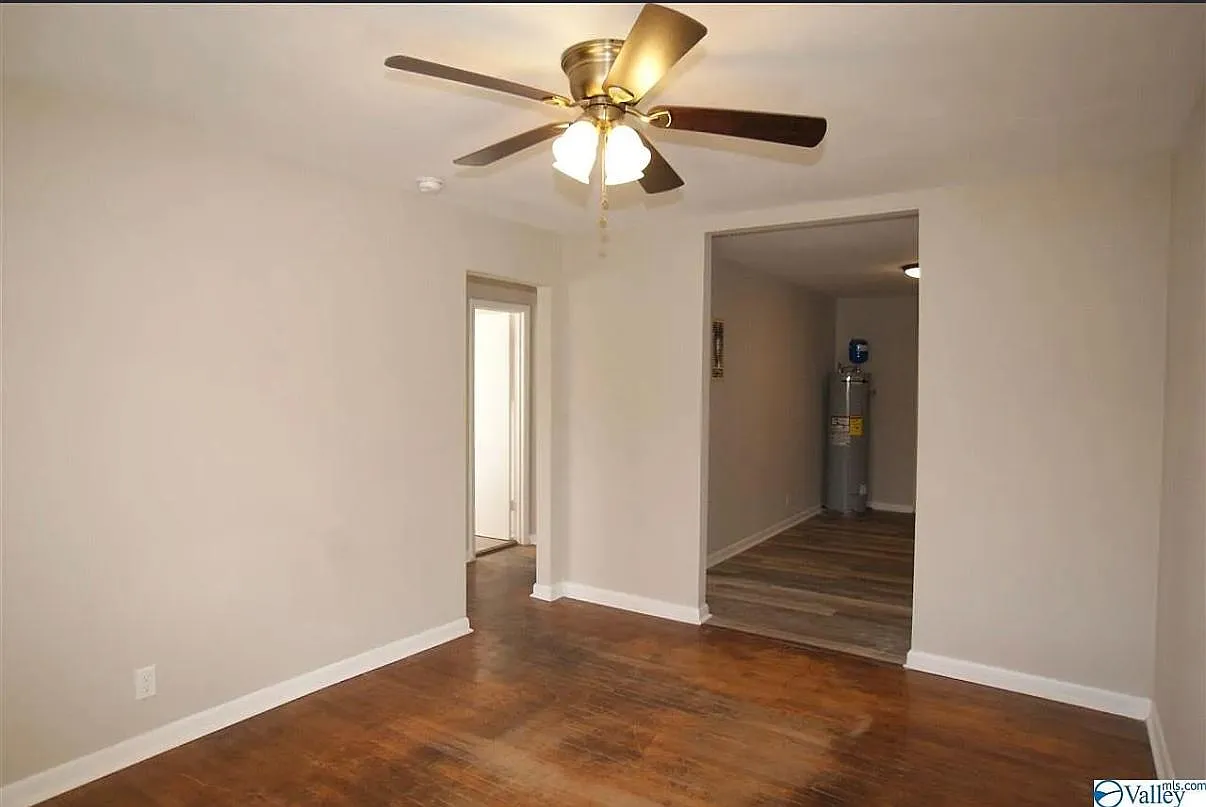2908 Hart Drive Northwest B - UNIT B — Photo 3