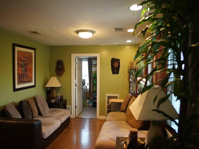 8 Beechwood St #2 — Photo 22