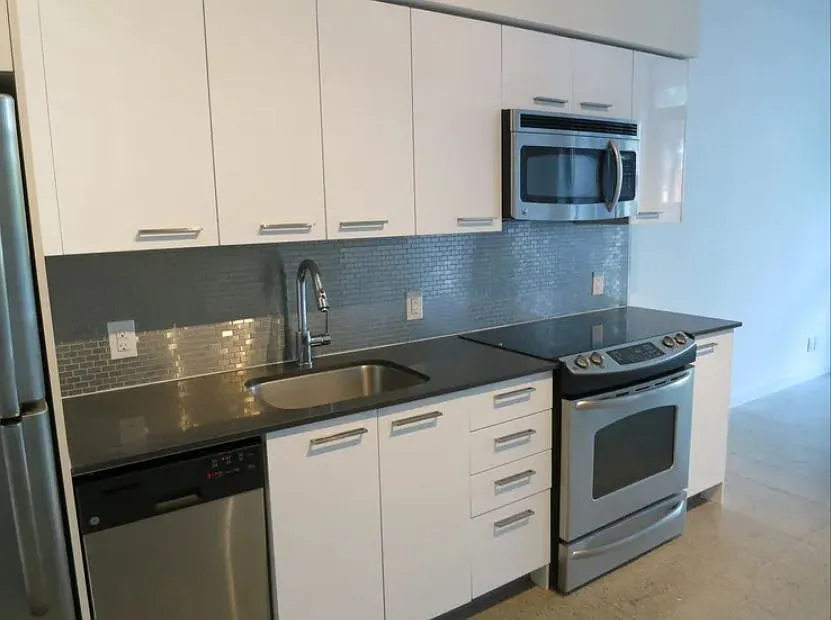 510 King St E - 413 — Photo 2