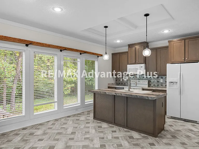 1407 Paradise Rd — Photo 11