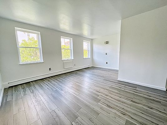 1st image of 1445 5th Ave #4