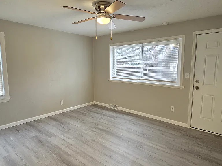 33507 Berville Ct — Photo 21