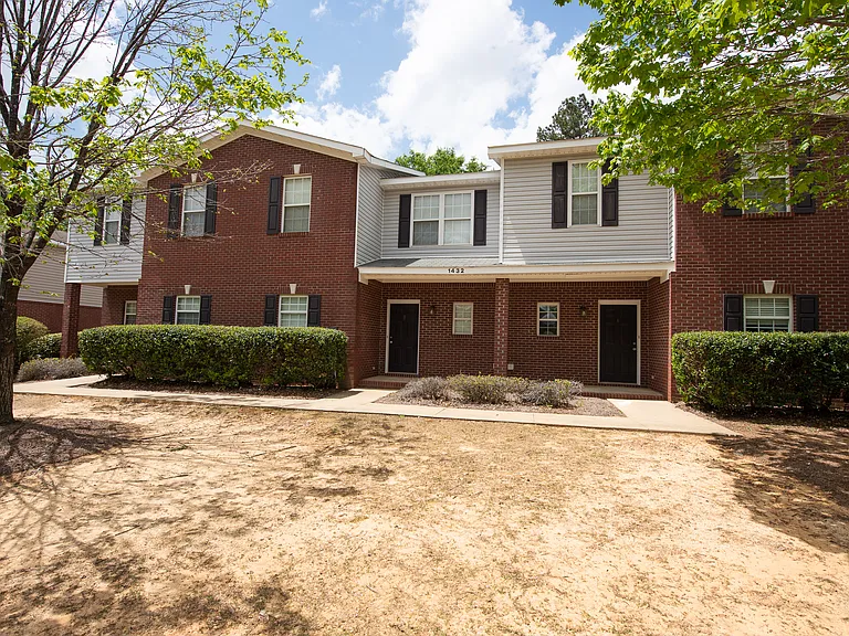 1432 S Donahue Dr — Photo 1