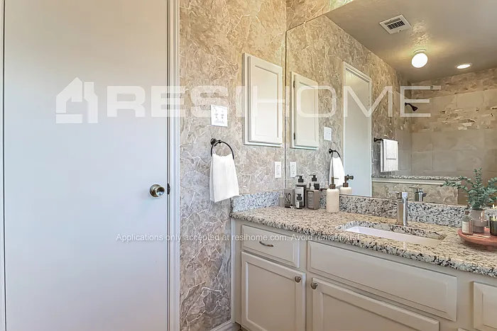 1541 N Valley Pkwy — Photo 13