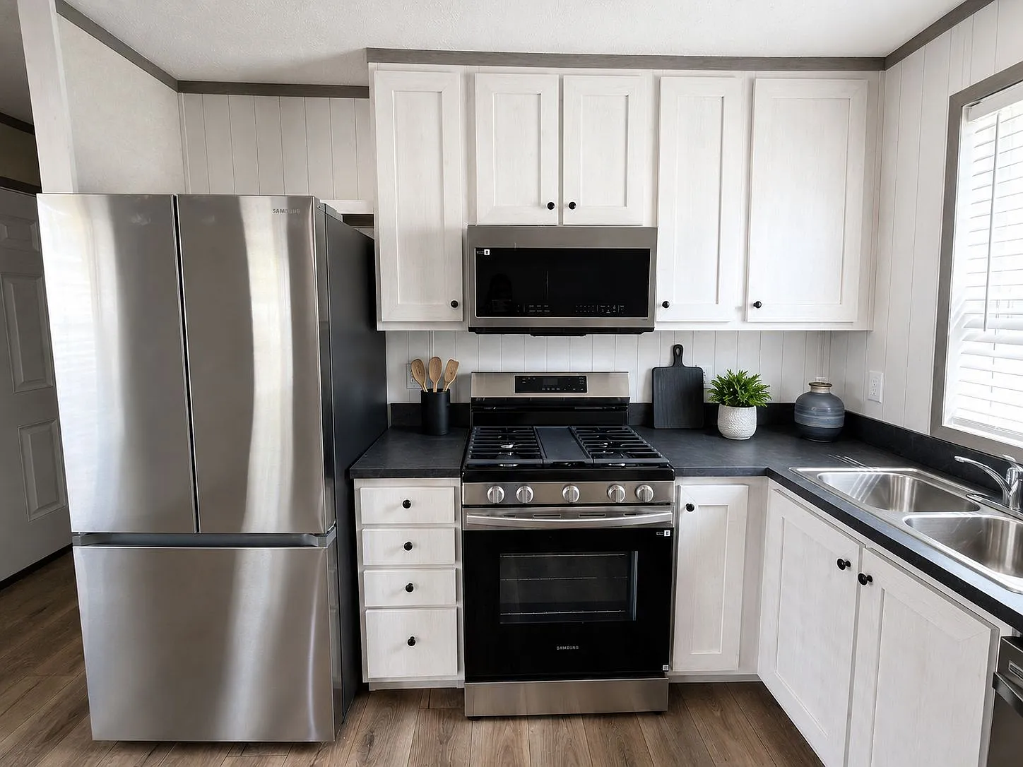 Pre-Leasing Now! Won't Last! — Photo 2