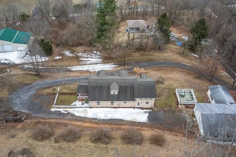 2nd image of 53 Morning Glory Dr
