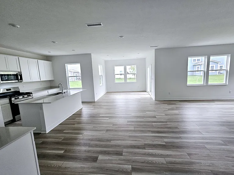 7516 Fallsworth Dr — Photo 5