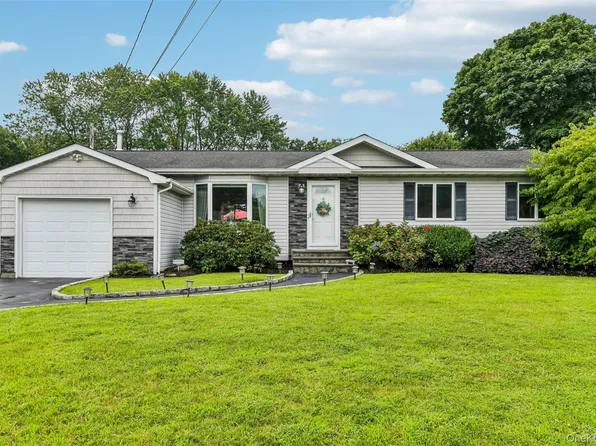 38 Nathan Drive, Bohemia, NY 11716