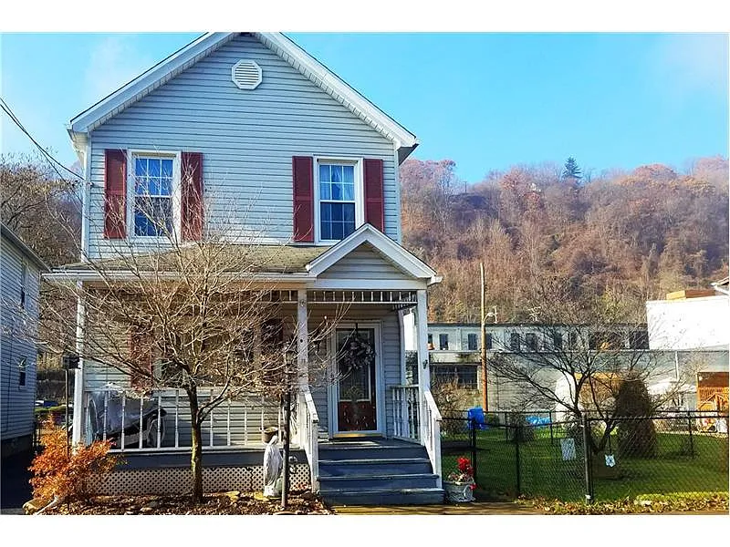 133 Main Ave photo 1