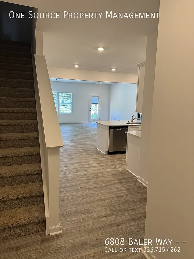 3 bed, 2.5 bath, 1762 sqft, $1,795 — Photo 4