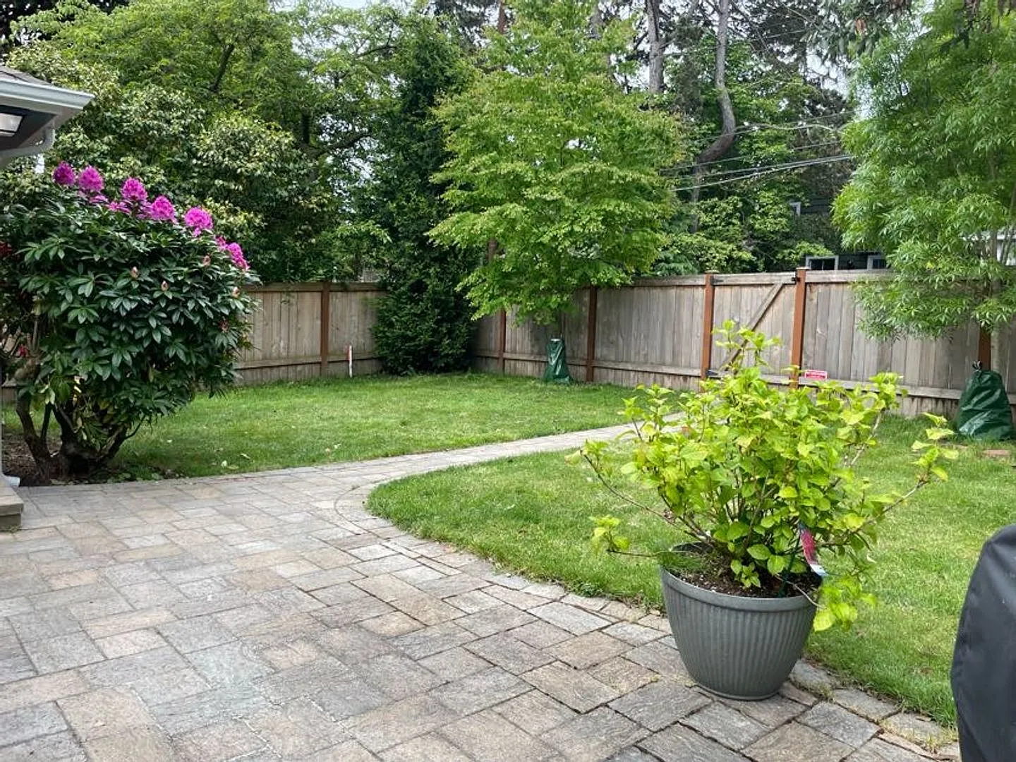 Beautifully remodeled home within minutes to Golden Garden and Shilshole Marina — Photo 4