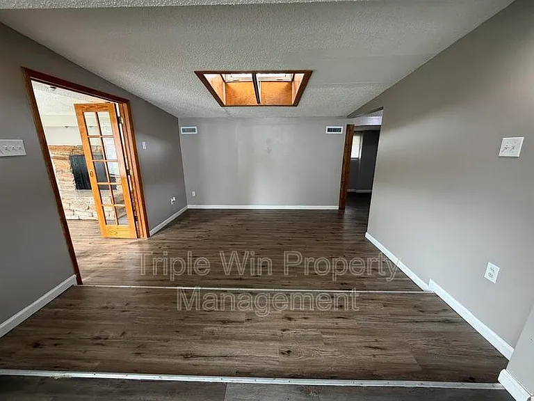 810 Saint Anthony Ln — Photo 8