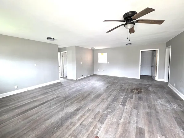 1302 Boston Dr, Pine Bluff, AR 71601